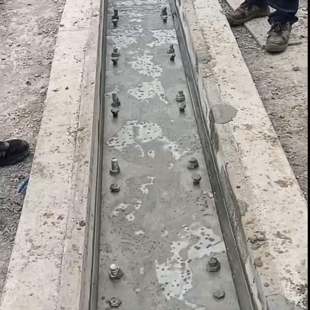 门头沟港口码头起重机龙门吊重型机械设备稳固用早强快凝轨道胶泥